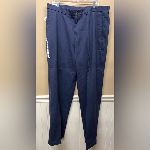 Haggar Classic Khaki Pants Navy Blue Size 40x32 NWT - Picture 1 of 3